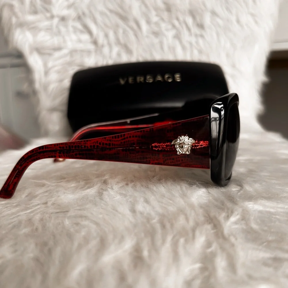 AUTHENTIC VERSACE POLARIZED SUNGLASSES + CASE - Picture 4 of 6